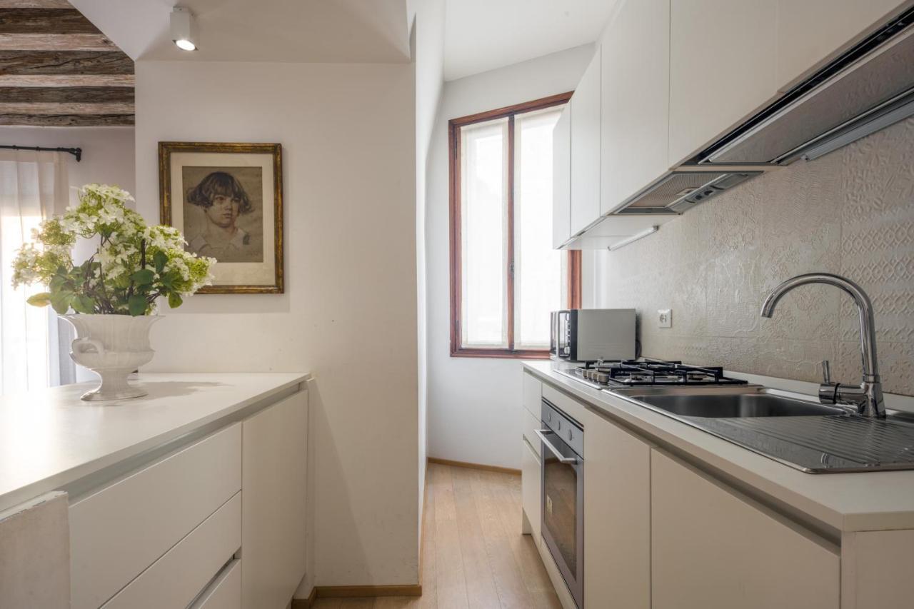 Miracoli Apartment With View On The Canal R&R Венеция Екстериор снимка